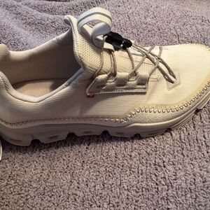 Women's Cream On Clouds, size 10